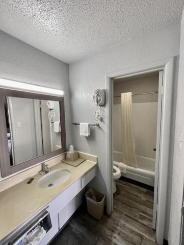 Delux Inn Cleburne Kültér fotó